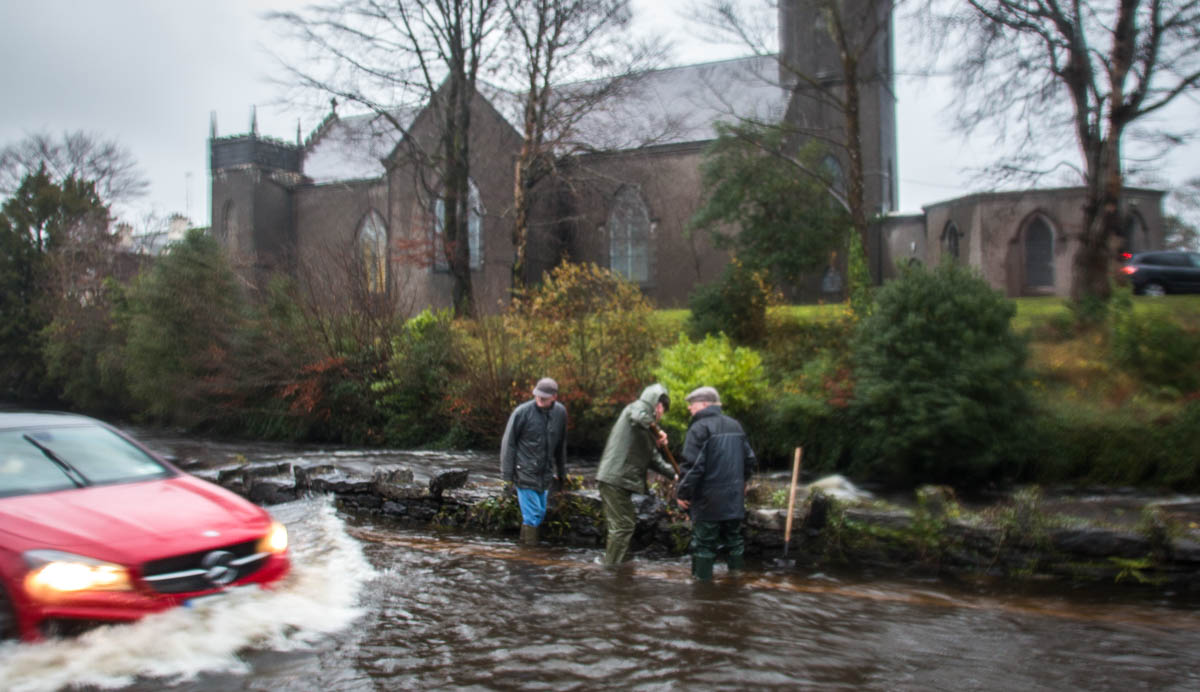 photos oughterard flood storm desmond